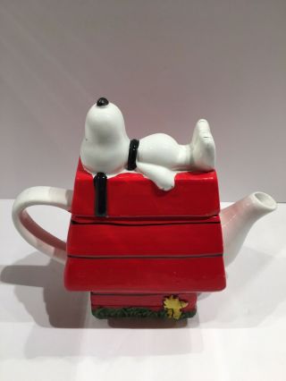 Snoopy Dog House Teapot Ceramic With Woodstock Peanuts B.  I.  Inc