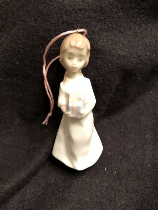 Lladro Christmas Morning Mini Camisones Ornament 1pc From Set 5940 1st Girl