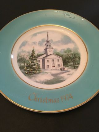 Country Church CHRISTMAS PLATE SERIES 2nd EDITION AVON 1974 8 - 3/4 