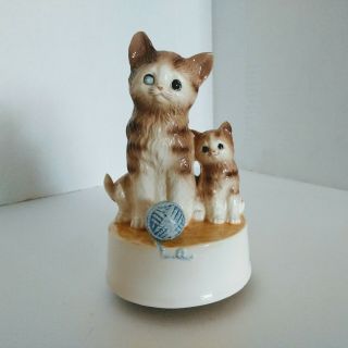 Vintage Otagiri Japan Music Box Cats With Yarn " Memory " From Cats Odd Eyed Cat