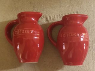 Le Creuset Jug Barrel Style Salt & Pepper Shakers 3.  5 " Tall Tomato Red