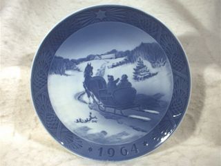 Royal Copenhagen 1964 Collector Plate " Fetching The Christmas Tree " Kai Lange
