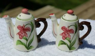 Vintage Go - With Floral Tea Kettles Salt And Pepper Shakers - Japan