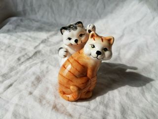 Vtg Ceramic Playful Cute Tiger Striped & White - Black Cats Salt & Pepper Shakers