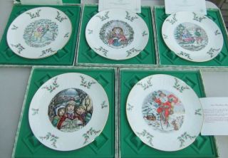 5 Royal Doulton Christmas Series Plates & Boxes 1977,  78,  79,  81 & 82