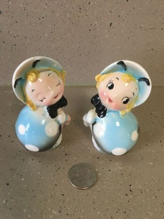 Vintage Salt And Pepper Shakers Adorable