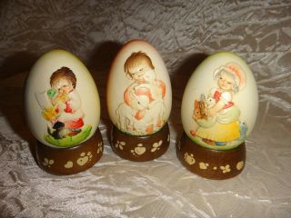 Set Of 3 Vintage Anri Ferrandiz Annual Eggs W/stands 