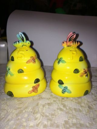 Honey Bee Collectible Salt And Pepper Shakers