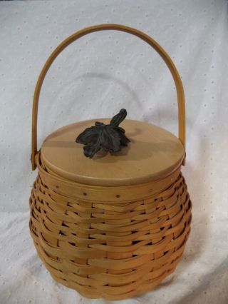 Longaberger 1999 Short Barrel Basket With Wooden Lid And Metal Leaf Handle