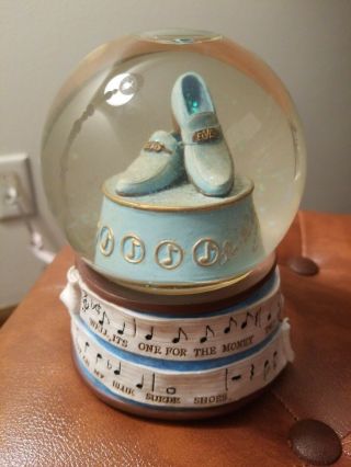 Vintage 1997 Elvis Presley Collectible Blue Suede Shoes Musical Snow Globe Epe