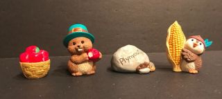 Hallmark Merry Miniatures Thanksgiving Figurine Plymouth Rock,  Beaver,  Bird