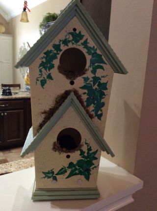 Gemmy Animated Bird House Singing Robins - Button And Motion Activated