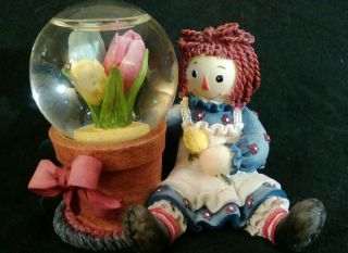" Raggedy Ann W/ Tulips Waterball " Enesco Figurine - W/ Box And