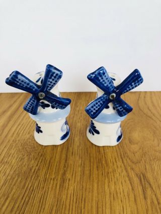 Delft Blue Theme Dutch Scene Windmill Salt & Pepper Shakers Glazed Pr Blue White