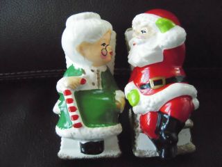 Vintage Rocking Chairs Santa & Mrs Claus Ceramic Salt & Pepper Shakers - Japan 2