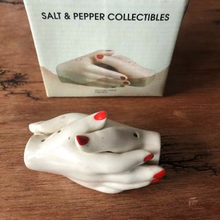 Vintage Salt And Pepper Shakers Five And Dime Holding Hands 1984 W/ Box