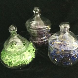 Set Of 3 Clear Glass Apothecary Jars With Lids