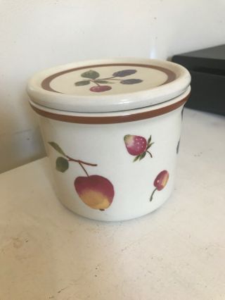 Longaberger Pottery Berry Fruit 1 Pt Crock With Coaster Lid