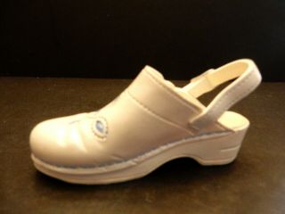 Just The Right Shoe By Raine 2003 " On Call " White Nurse 