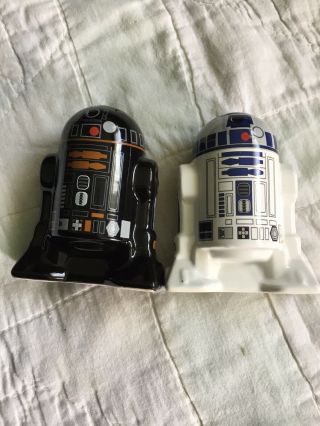 Star Wars Droid R2 - D2 & R2 - Q5 Ceramic Salt And Pepper Shakers No Box/
