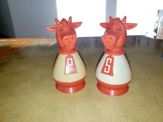 Vintage Plastic Red And White Cow Set Of Salt & Pepper Shakers Retro