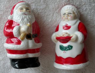 Vintage Salt And Pepper Shakers Set Christmas Santa And Mrs Claus