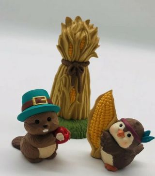 Hallmark Merry Miniatures Thanksgiving Fall Corn Stalk Pilgrim Beaver Chickadee