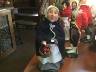 Byers Choice Caroler Girl With Basket Of Apples 2008