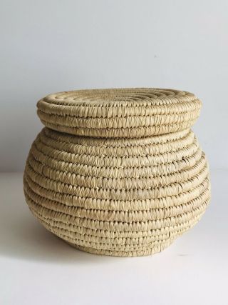 Vintage 6.  5x7.  5 Round Wicker Wrapped Coil Snake Charmer Style Basket w/Snug Lid 2