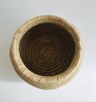 Vintage 6.  5x7.  5 Round Wicker Wrapped Coil Snake Charmer Style Basket w/Snug Lid 4