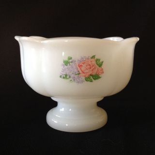 Vtg Avon Milk Glass Footed Nut/candy Dish With Roses