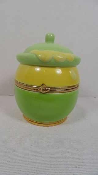 Bradford Exchange Winnie The Pooh Hunny Of A Day Fun In The Sun Music Box W/
