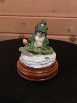 Westland P112 Ceramic Frog Figurine Wind - Up Music Box 3 "