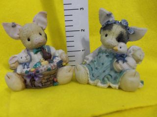 This Luttle Piggy.  Two Figurines S1596003 & 159581 ©1995 Enesco No Box Excond