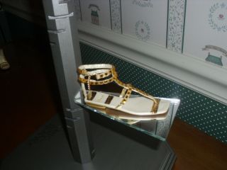 2007 - Just The Right Shoe Raine Figurine -.  Roman Holiday - Box/coa