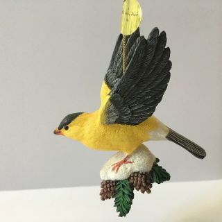 Danbury Goldfinch Songbird Christmas Tree Ornament Bird Figurine Gold Tag