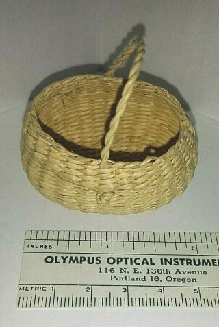 Vintage Miniature Hand Woven Basket w/Handle Dollhouse Little Treasure 5