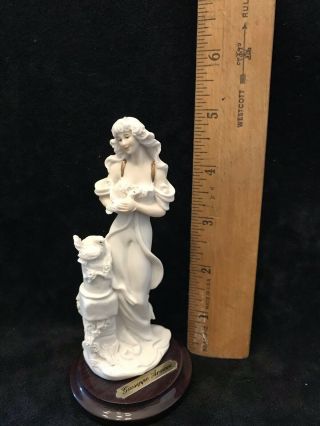Giuseppe Armani " Lady With Doves " Figurine 546f