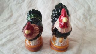 Vintage Ceramic Dark Multi - Colored Roosters Salt And Pepper Shakers