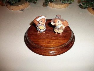 Hallmark Thanksgiving Merry Miniatures 1986 Mr & Mrs Pilgrim Squirrel Ns