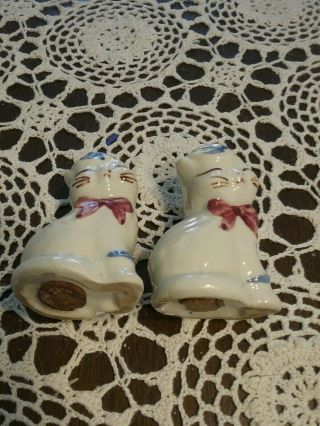 White Cats With Red Bows Cork Stoppers Salt Pepper Shakers