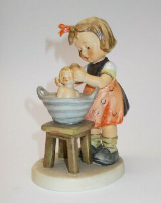 Hummel Goebel Figurine 319 Tmk 6 Doll Bath A99 Jw