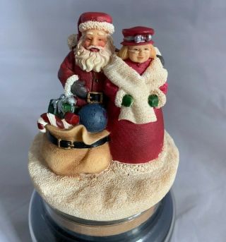 Our America Gift Yankee Candle Jar Topper Mr.  & Mrs Santa Clause Christmas Small 2