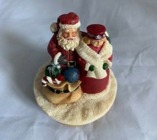Our America Gift Yankee Candle Jar Topper Mr.  & Mrs Santa Clause Christmas Small 4