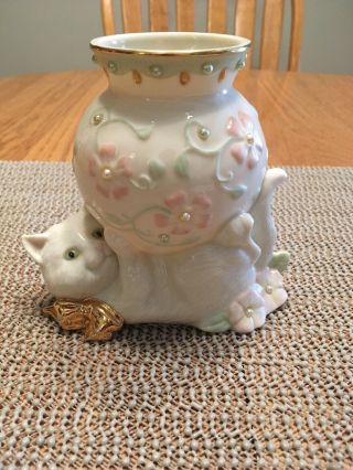 Lenox Petals And Pearls Cat Bud Vase