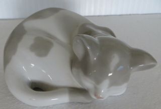 Porcelain Figurine Nao Lladro Of A Sleeping Cat
