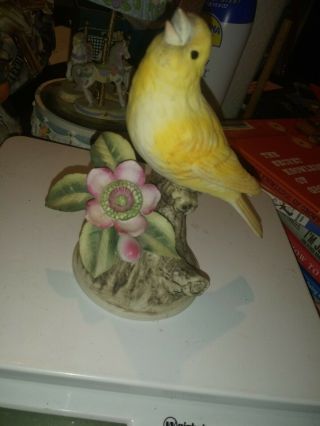 Vintage Andrea by Sadek Yellow Canary Figurine 8627 Ceramic Porcelain wood base 2