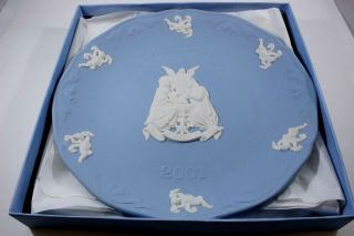 One 2001 Wedgewood Christmas Plate With Paper Work