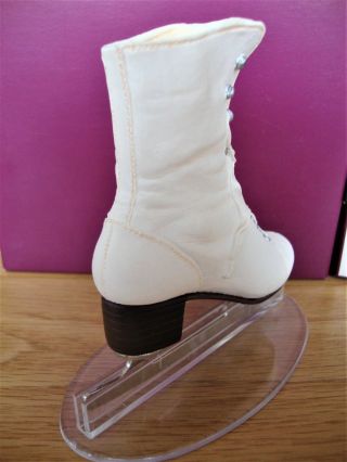 Just The Right Shoe - Figure Eight ice skating boot 4