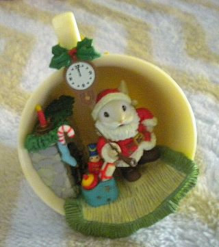 Enesco Mouse In A Cup Of Cheer Christmas Tree Ornament 10 in Cozy Cup Series 5